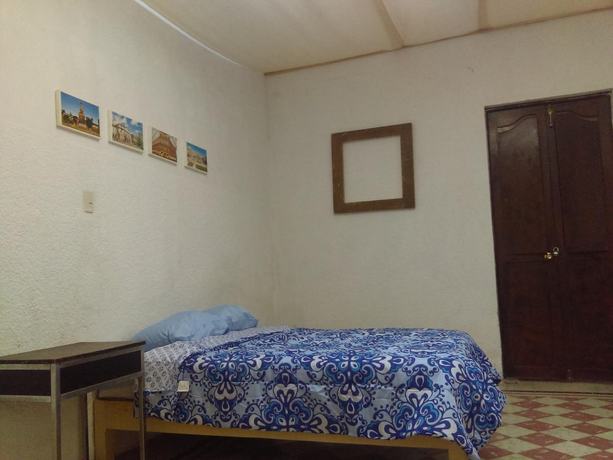 הוסטל לאון Julio House מראה חיצוני תמונה